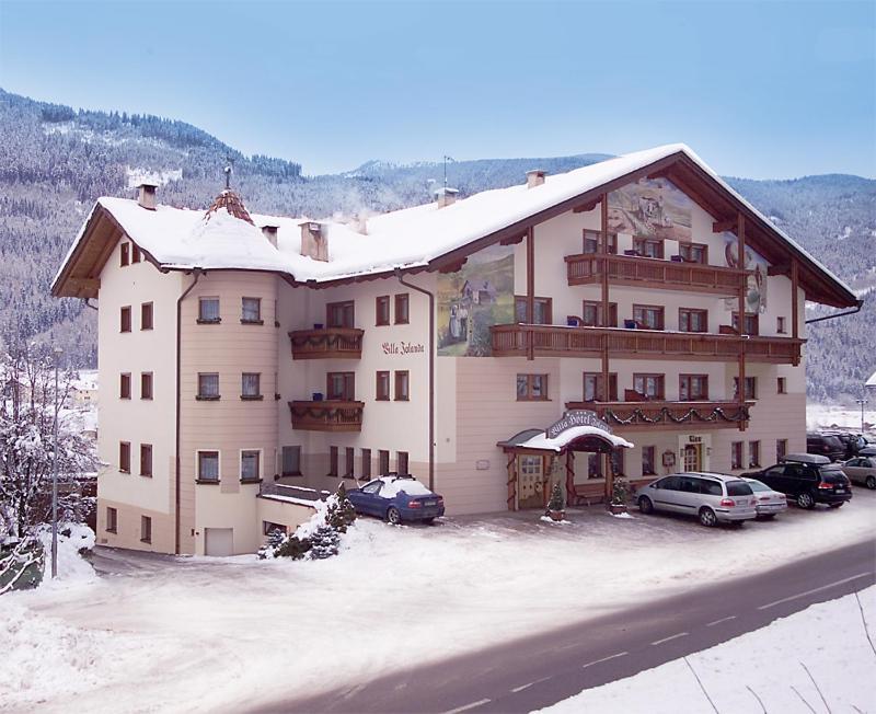 Hotel Villa Jolanda Ziano Di Fiemme Exterior photo