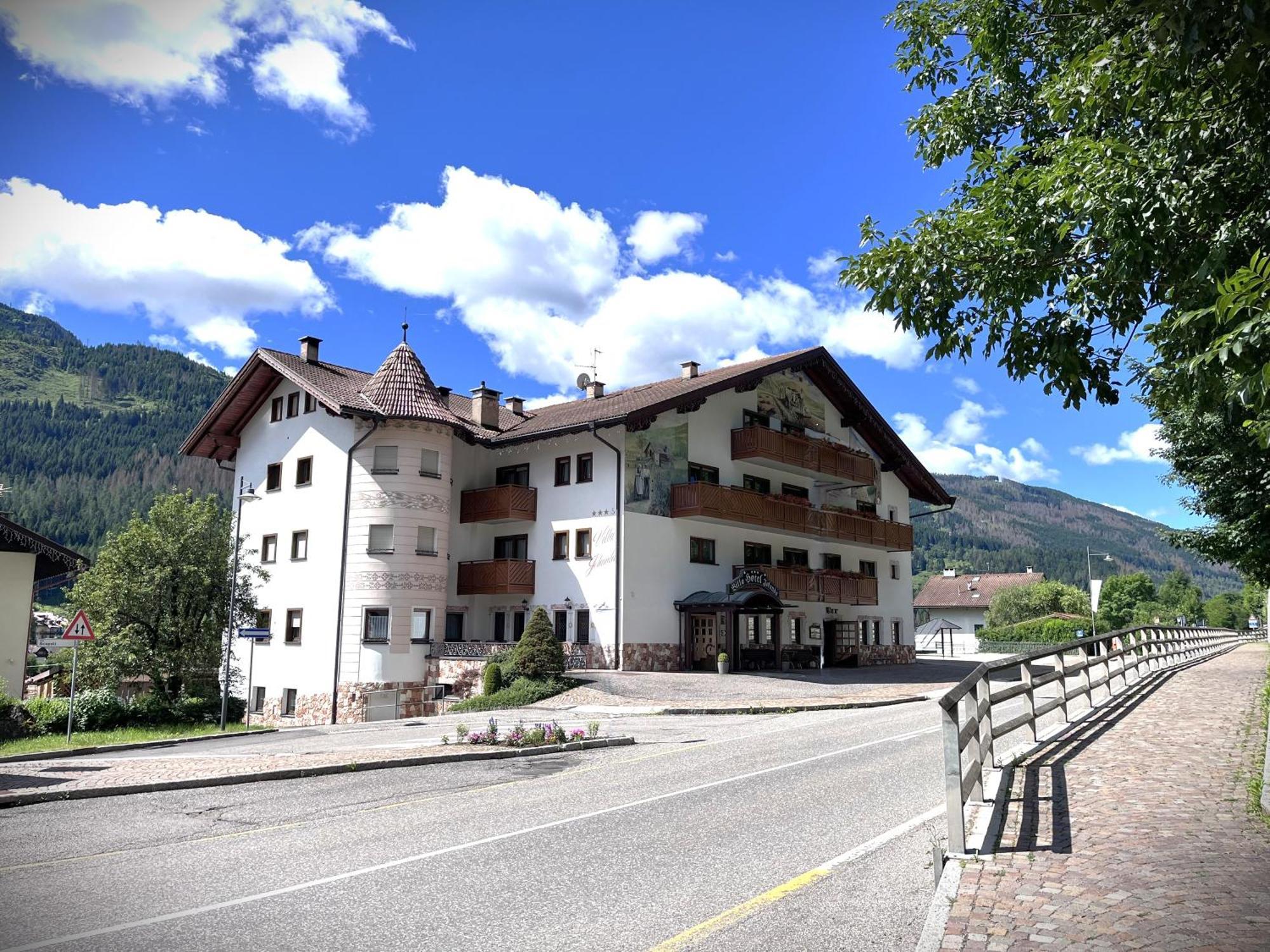 Hotel Villa Jolanda Ziano Di Fiemme Exterior photo